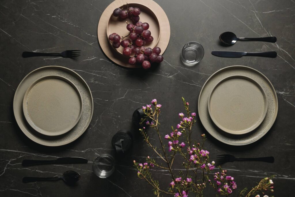ss ss02 PERSIAN grey 320160 amb34 part1 cutlery grape dishes flowers scaled e1761594456928 - Catemar Venezuela Uncategorized
