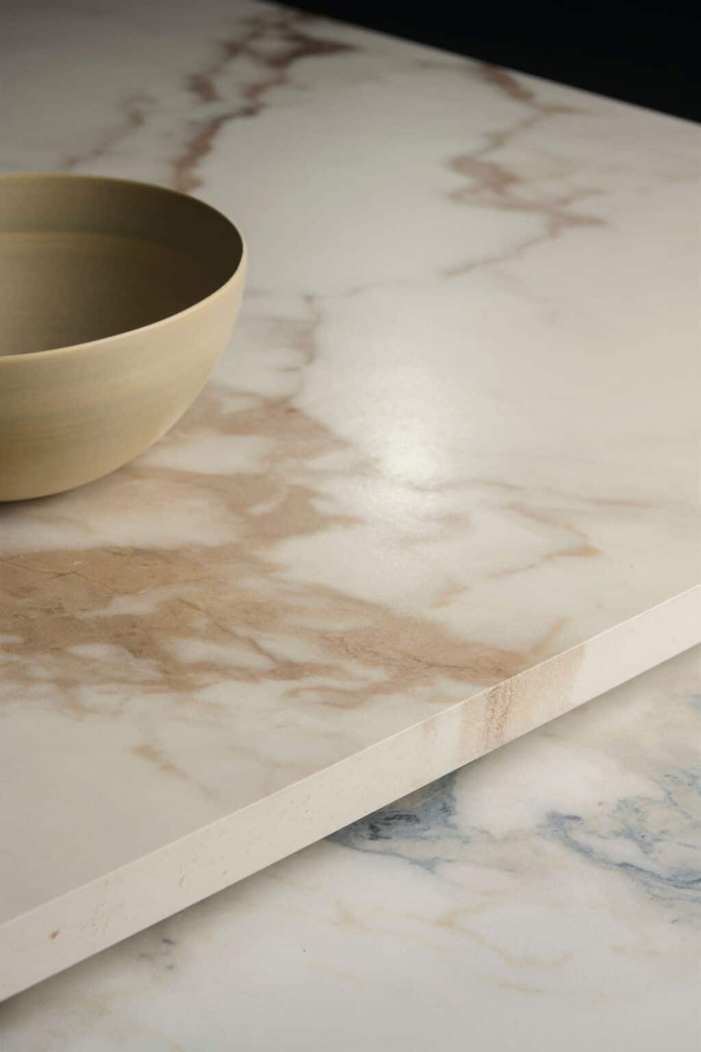 ss-ss03-calacatta_macchia_vecchia_arabescato-4d-cashmere-_-amb7-tiles_close_up
